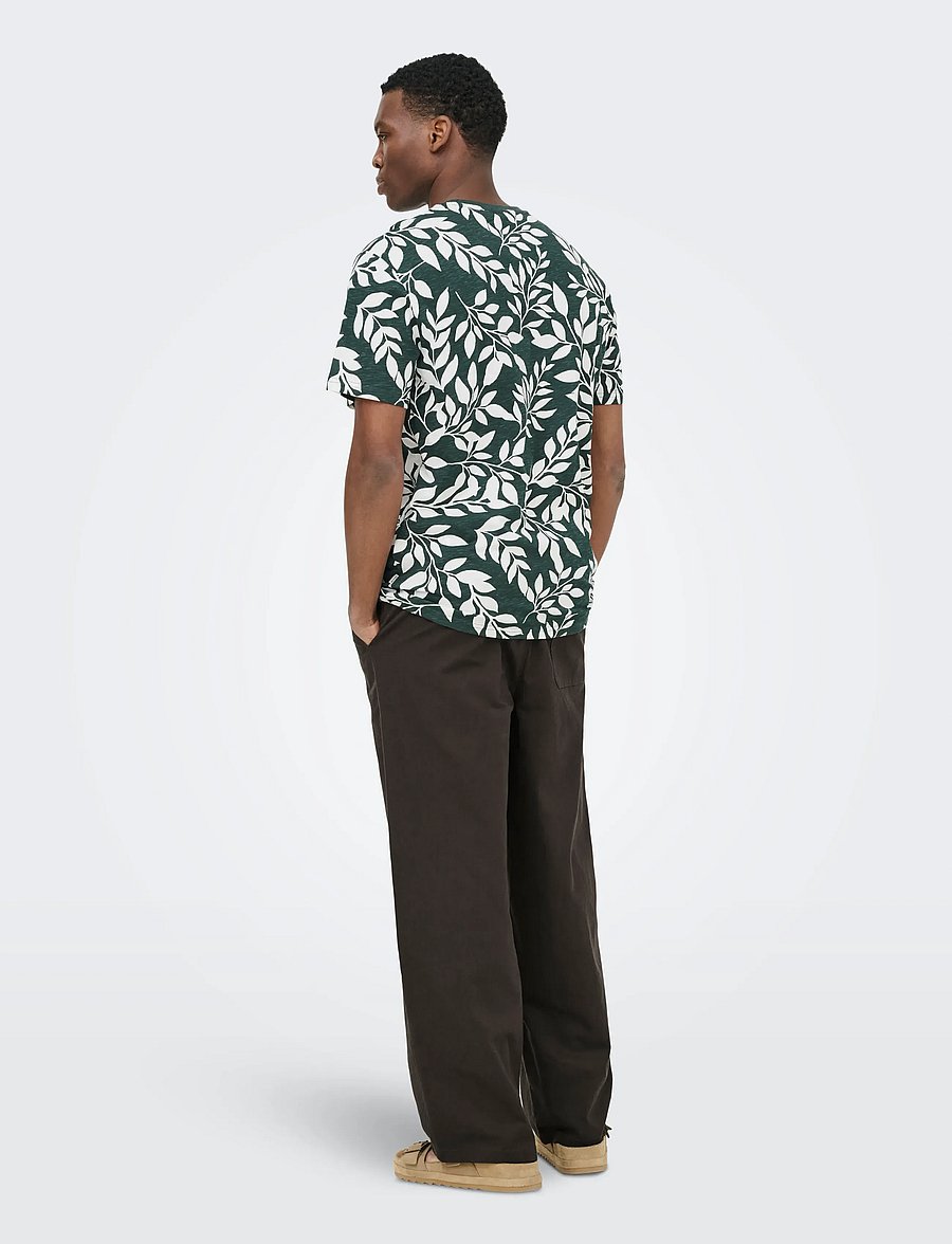 ONLY & SONS - ONSPERRY LIFE REG LEAF AOP SS TEE - lühikeste varrukatega t-särgid - darkest spruce - 3