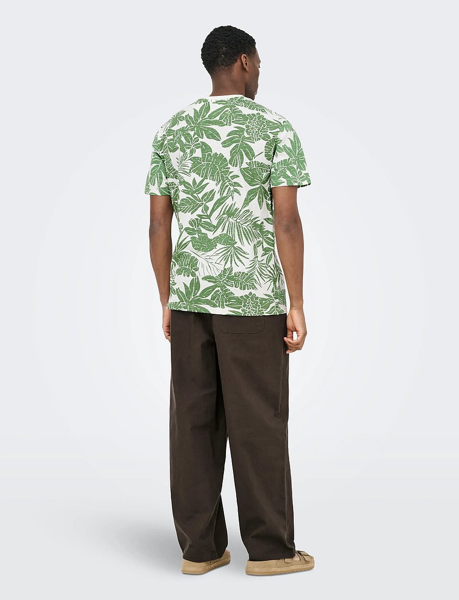 ONLY & SONS - ONSPERRY LIFE REG LEAF AOP SS TEE - lühikeste varrukatega t-särgid - gardenia - 3