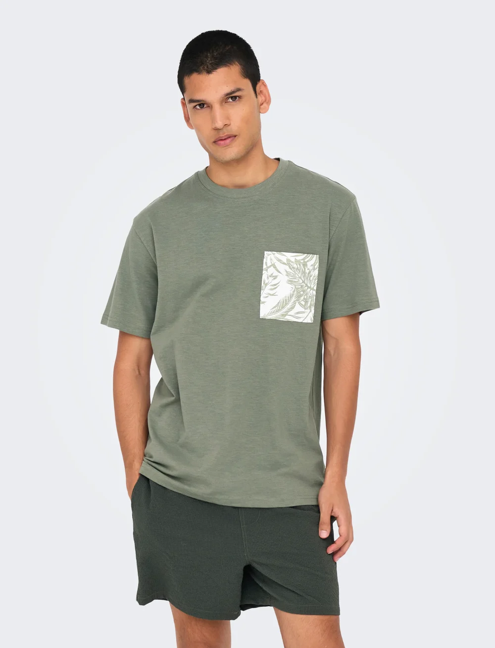 ONLY & SONS - ONSPERRY LIFE REG LEAF SS POCKETTEE NOOS - kortærmede t-shirts - castor gray - 0