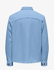 ONLY & SONS - ONSMAR OVR SOLID LS SHIRT FD - avslappede skjorter - blue bell - 1