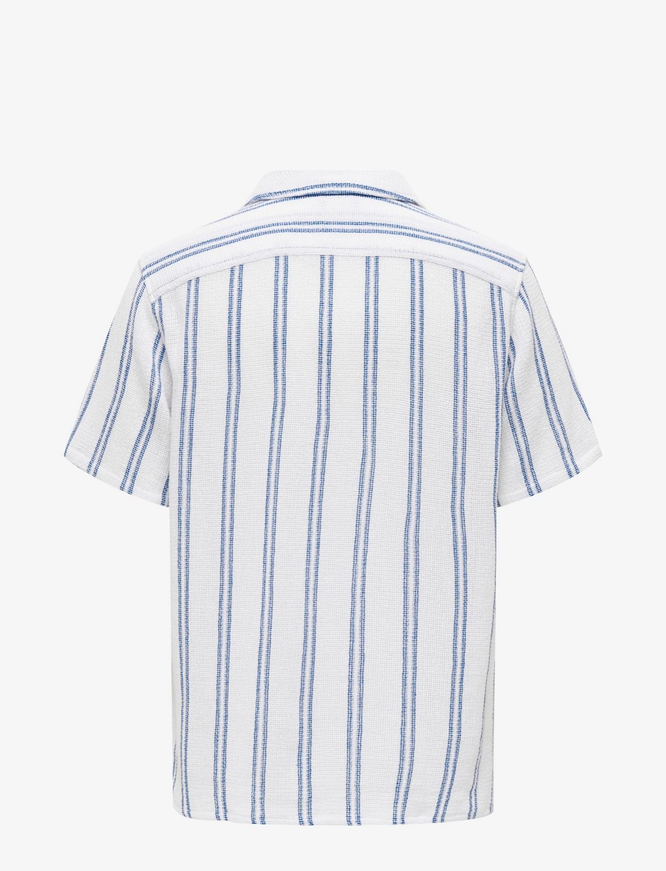 ONLY & SONS - ONSTREV LIFE REG STRIPE SS SHIRT NOOS - kortärmade skjortor - cloud dancer - 2