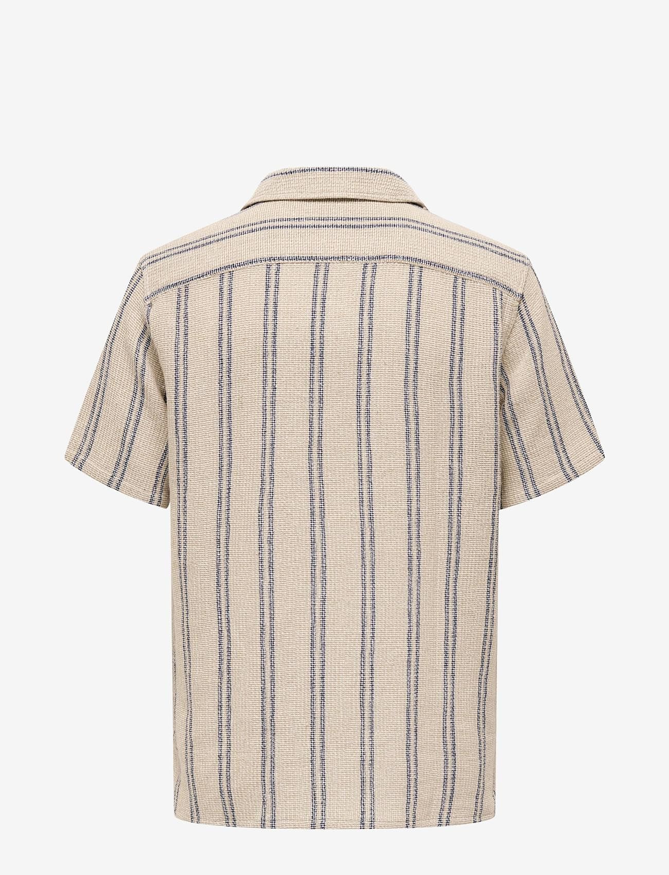 ONLY & SONS - ONSTREV LIFE REG STRIPE SS SHIRT NOOS - lühikeste varrukatega särgid - vintage khaki - 2
