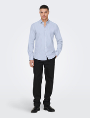 ONLY & SONS - ONSANDY SLIM EASY IRON POPLIN SHIRT NOOS - formele overhemden - cashmere blue - 4