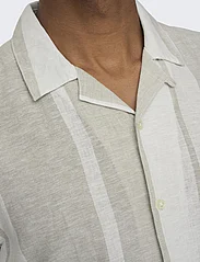 ONLY & SONS - ONSCAIDEN SS STRIPE LINEN RESORT NOOS - short-sleeved shirts - vintage khaki - 5