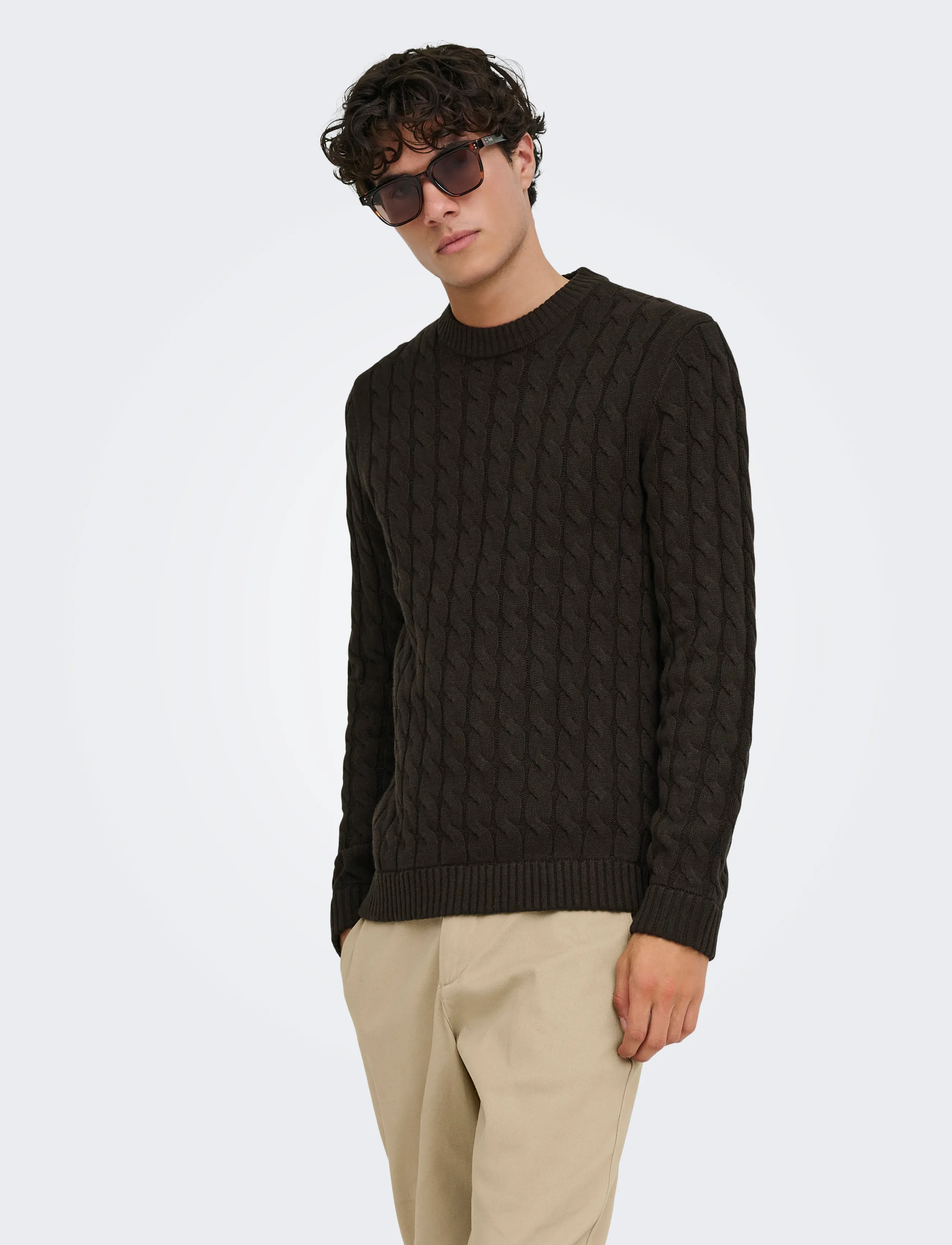 Onskicker Reg 3 Cable Crew Knit