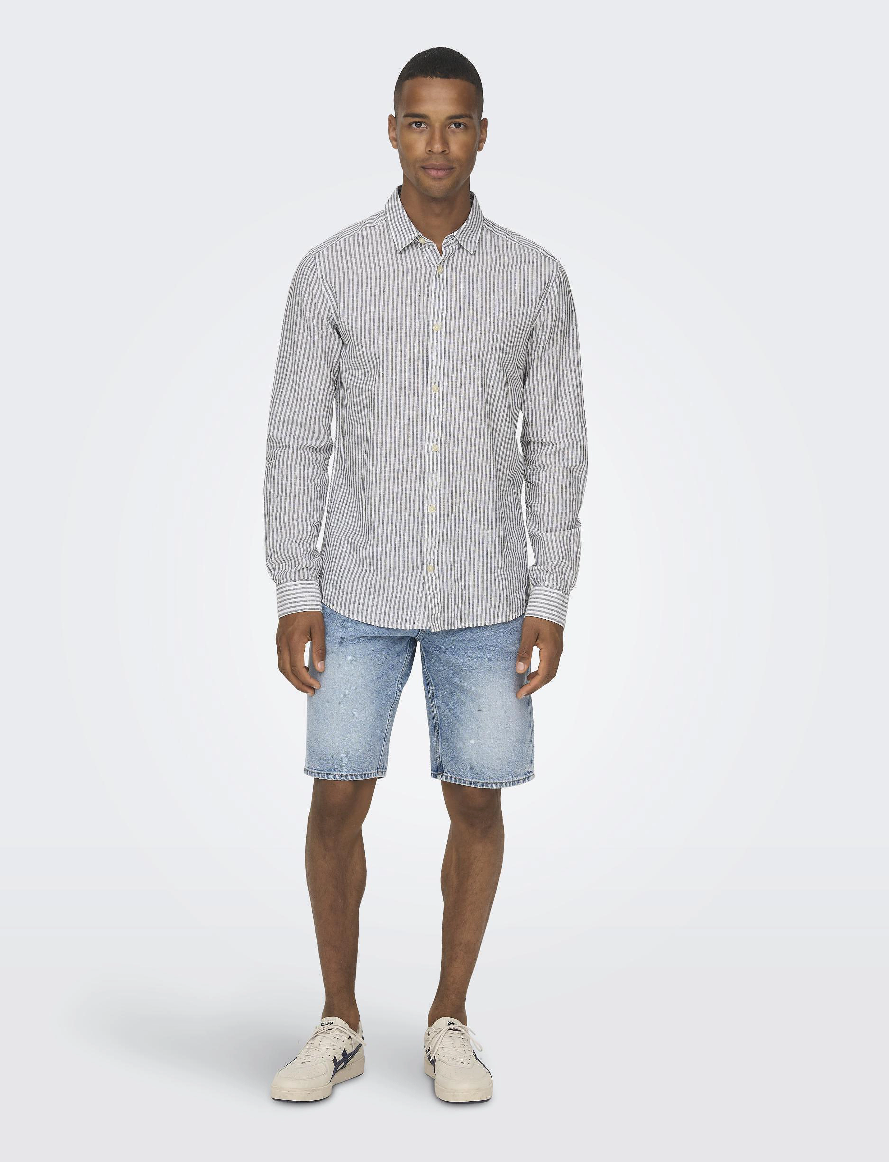 ONLY & SONS - ONSCAIDEN LIFE LS STRIPE LINEN NOOS - randiga skjortor - dark navy - 4