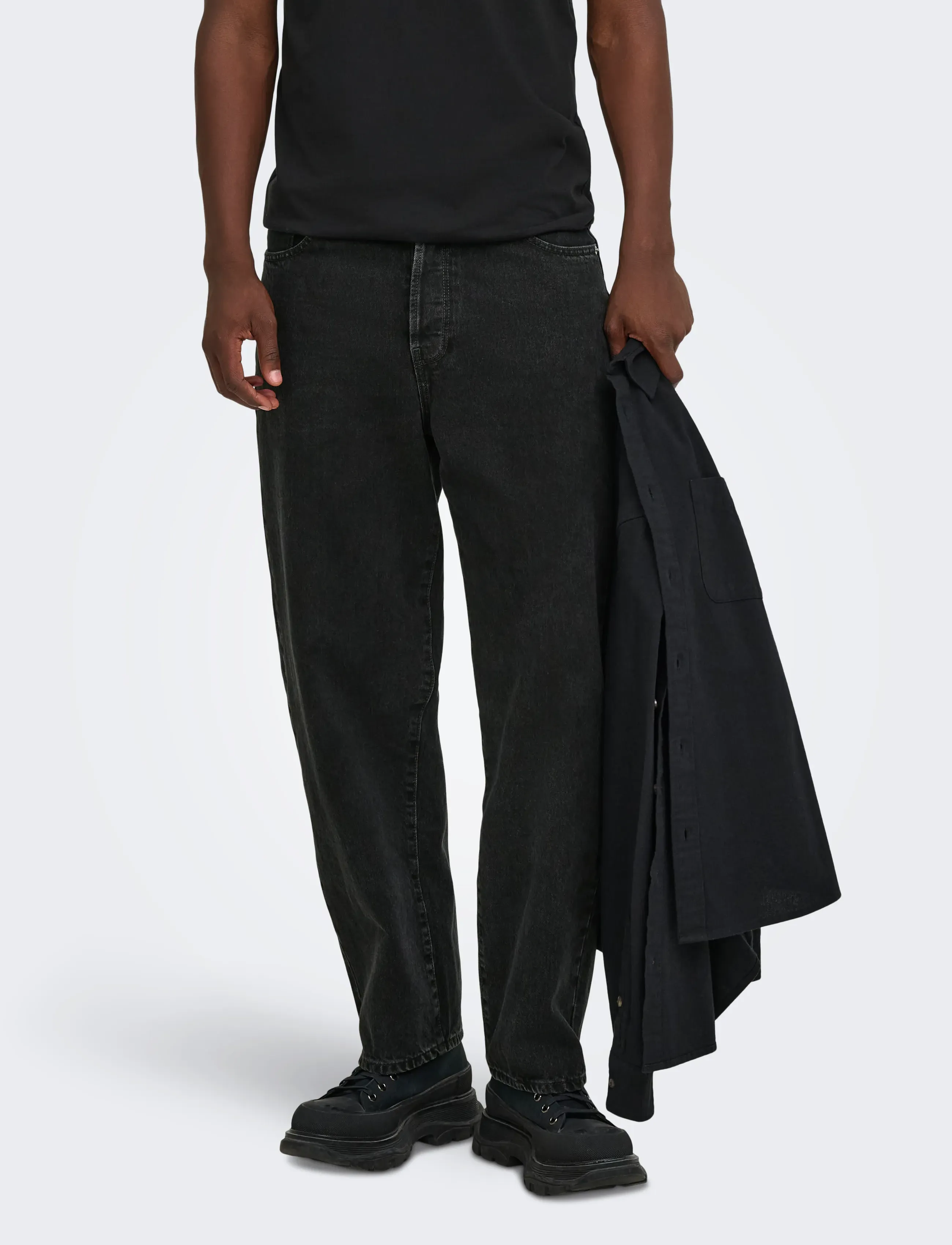 ONLY & SONS - ONSFADE LOOSE WB 6778 TAI DNM NOOS - trousers & jeans - washed black - 0