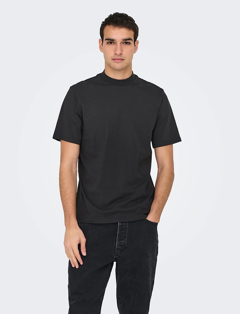 ONLY & SONS - ONSOTIS LIFE REG MOCK NECK TEE - kortærmede t-shirts - jet black - 0
