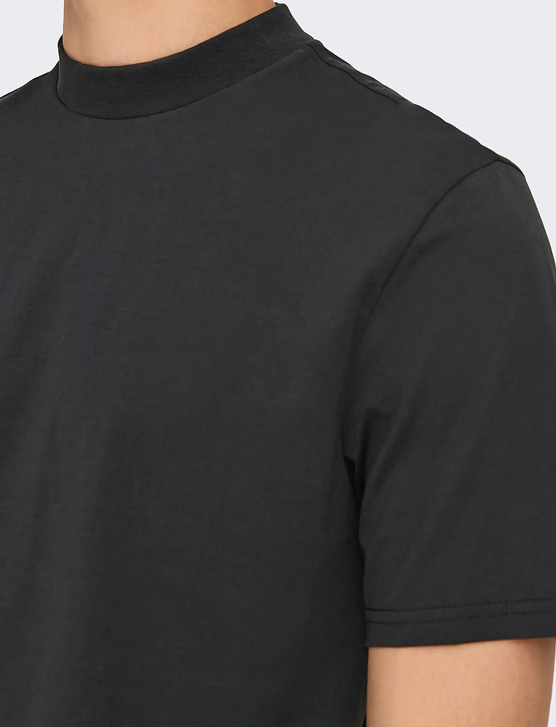 ONLY & SONS - ONSOTIS LIFE REG MOCK NECK TEE - kortærmede t-shirts - jet black - 5