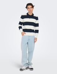 ONLY & SONS - ONSREX LIFE REG 12 STRIPE LS POLO - gestrickte polohemden - antique white - 2