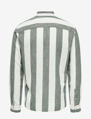 ONLY & SONS - ONSARLO SLIM LS STRIPE HRB LINEN SHIRT - linen shirts - duffel bag - 1