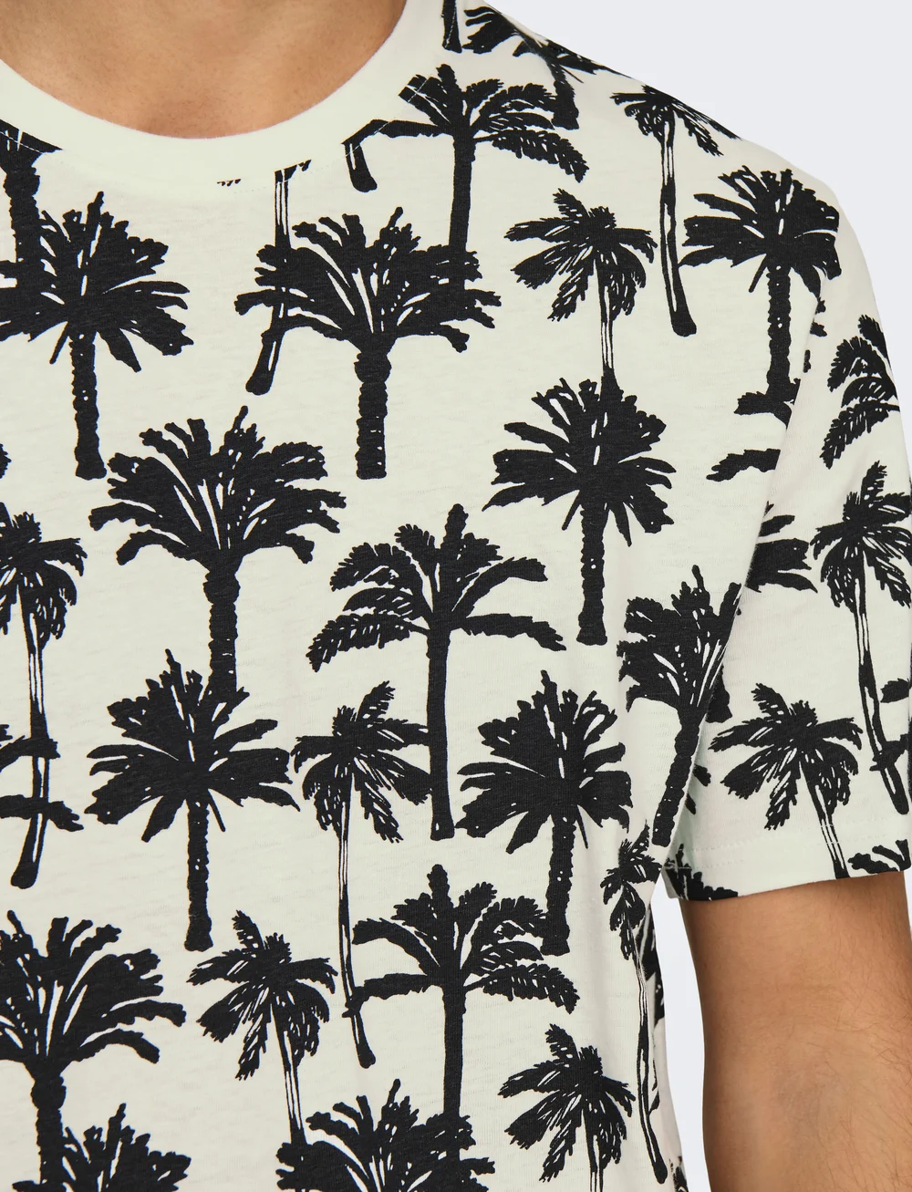 ONLY & SONS - ONSKYLEN REG LINEN PALM AOP SS TEE - kurzärmelig - cloud dancer - 4