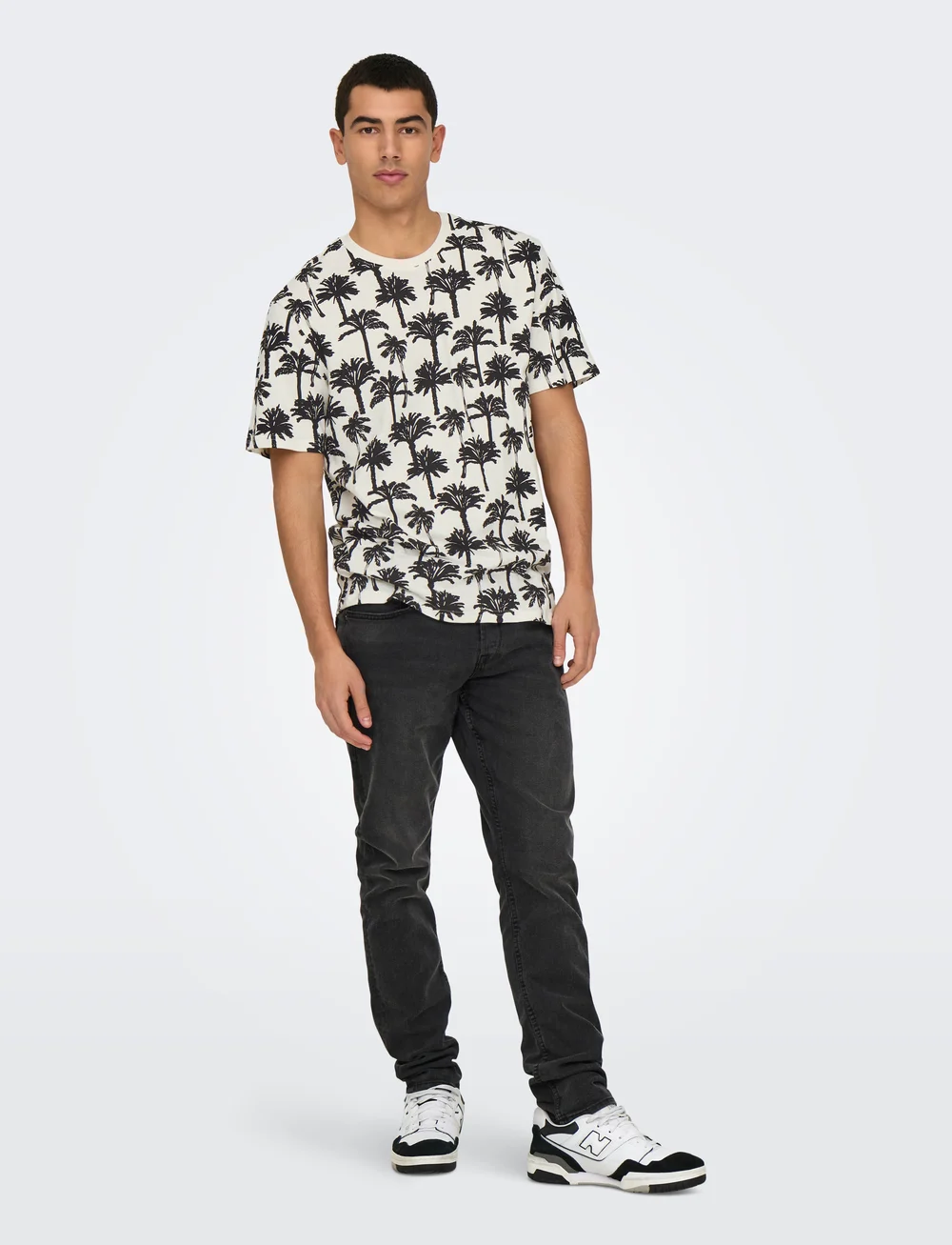 ONLY & SONS - ONSKYLEN REG LINEN PALM AOP SS TEE - kurzärmelig - cloud dancer - 5