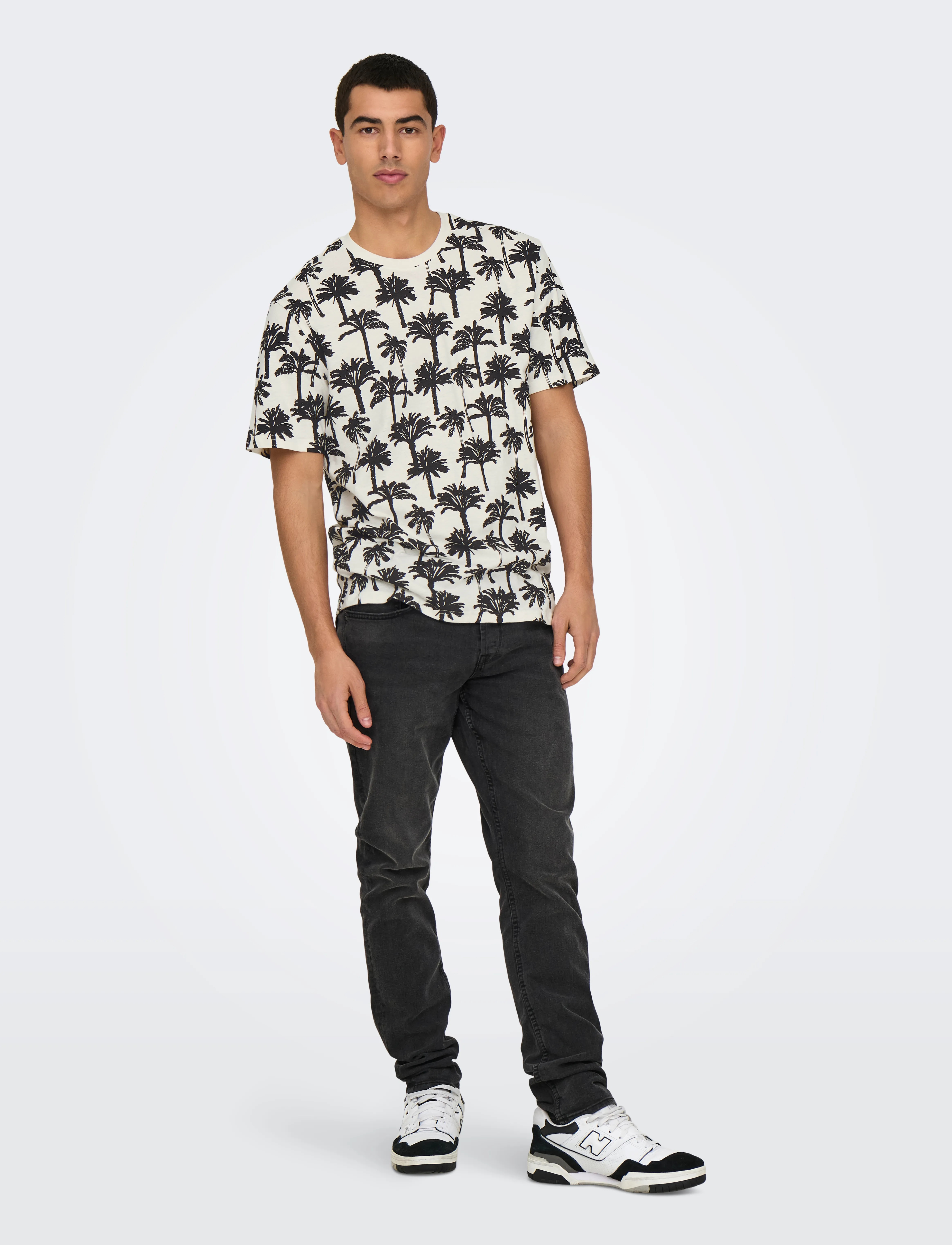 ONLY & SONS - ONSKYLEN REG LINEN PALM AOP SS TEE - kurzärmelig - cloud dancer - 5