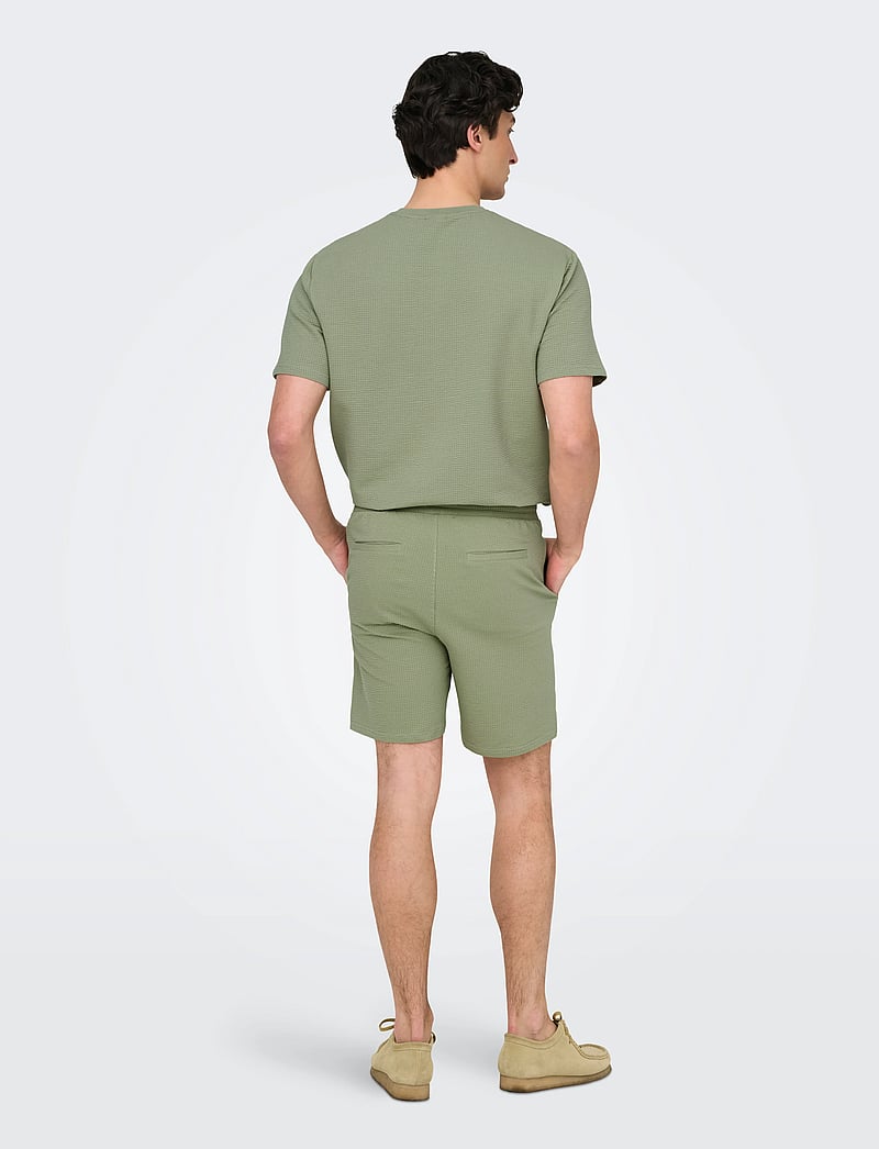 ONLY & SONS - ONSKIAN LIFE REG SEERSUCKER SHORTS NOOS - casual shorts - seagrass - 3