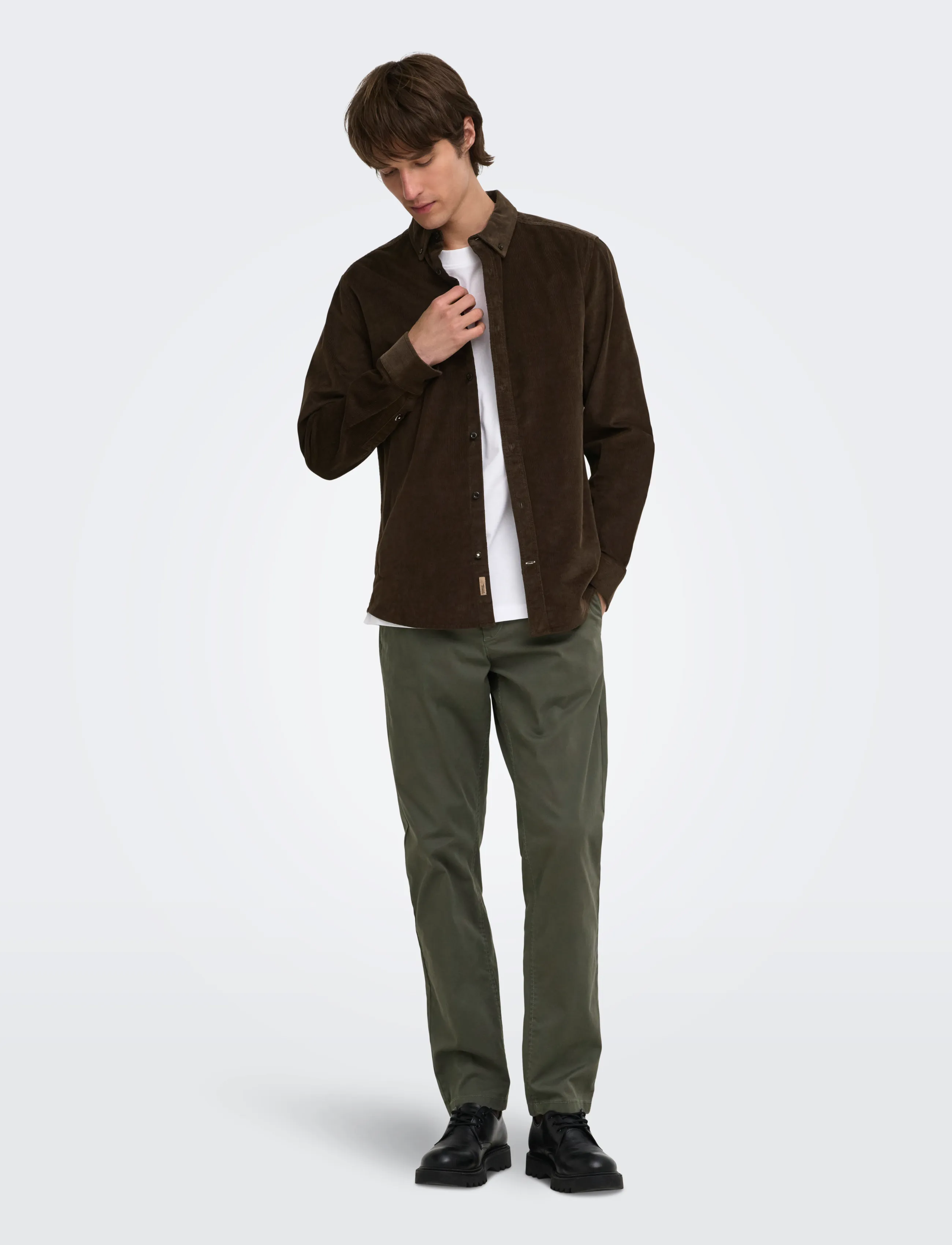 ONLY & SONS - ONSMICHAEL 18W REG CORD STRETCH LS NOOS - velvetsärgid - demitasse - 4