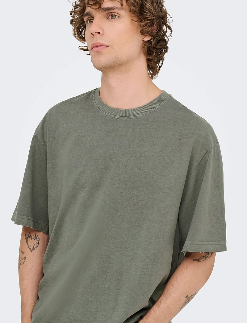 ONLY & SONS - ONSDISTRESS RLX SS TEE NOOS - short-sleeved t-shirts - castor gray - 5