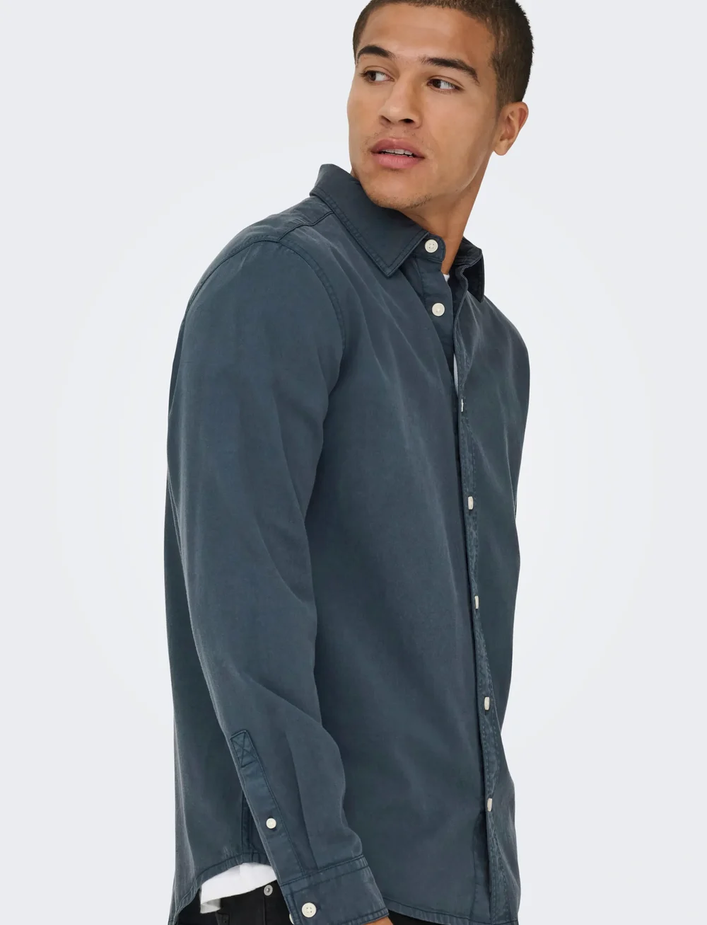 ONLY & SONS - ONSOTTO REG PEACH FINISH LS SHIRT - casual skjorter - blue nights - 4