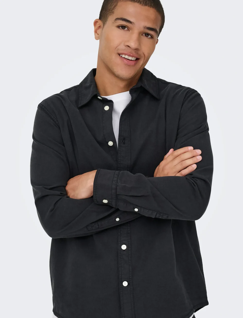 ONLY & SONS - ONSOTTO REG PEACH FINISH LS SHIRT - rennot kauluspaidat - jet black - 4