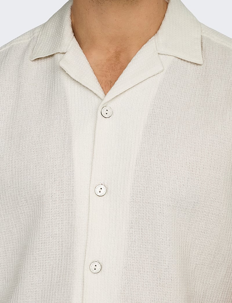 ONLY & SONS - ONSBERTIL WAFFLE SS RESORT SHIRT - kurzarmhemden - cloud dancer - 5