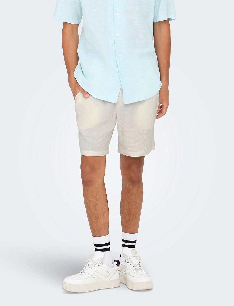 ONLY & SONS - ONSBERTIL WAFFLE SHORTS - casual shorts - cloud dancer - 0