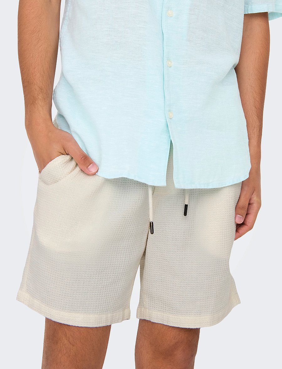 ONLY & SONS - ONSBERTIL WAFFLE SHORTS - casual shorts - cloud dancer - 4