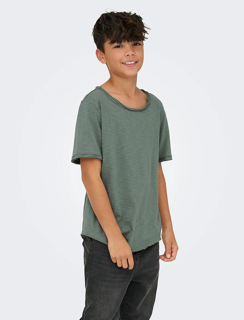 ONLY & SONS - OSJBENNE LONGY SS TEE JRS NOOS - kortærmede t-shirts - castor gray - 0