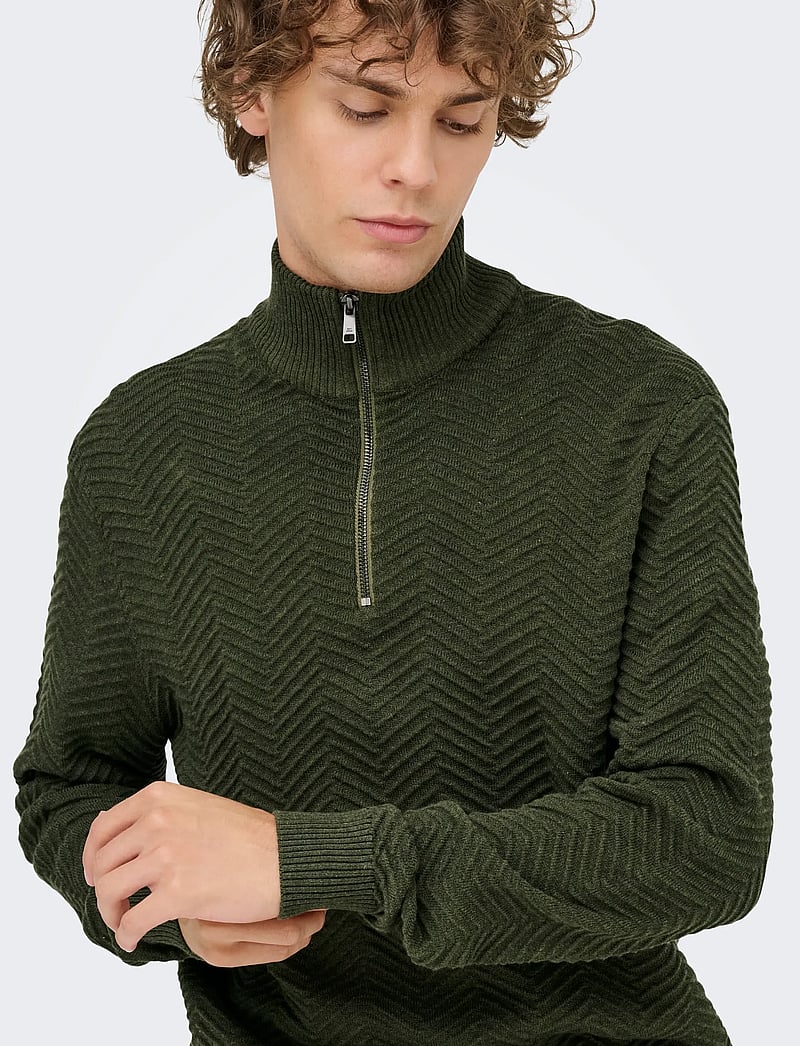 ONLY & SONS - ONSMACE REG HERRINGBONE HALF ZIP KNIT NS - pullover mit halbem reißverschluss - olive night - 5