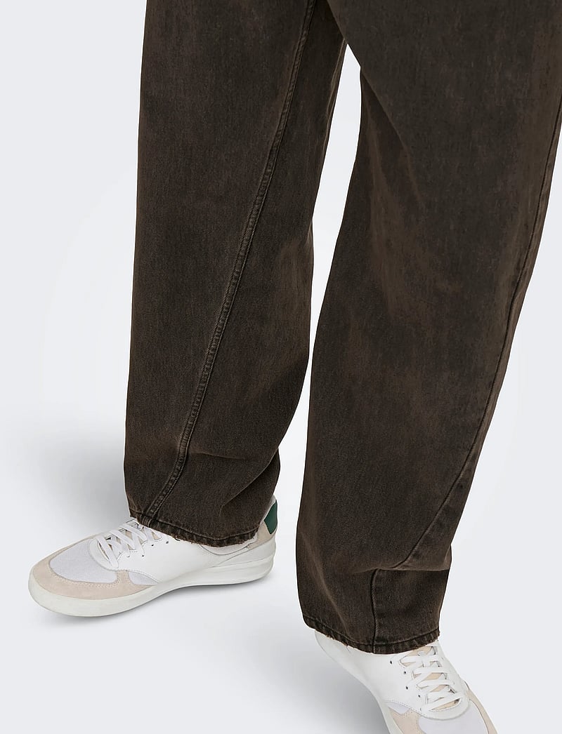 ONLY & SONS - ONSFADE LOOSE TWIST BROWN 3325 TAI DNM - loose jeans - brown stone - 5