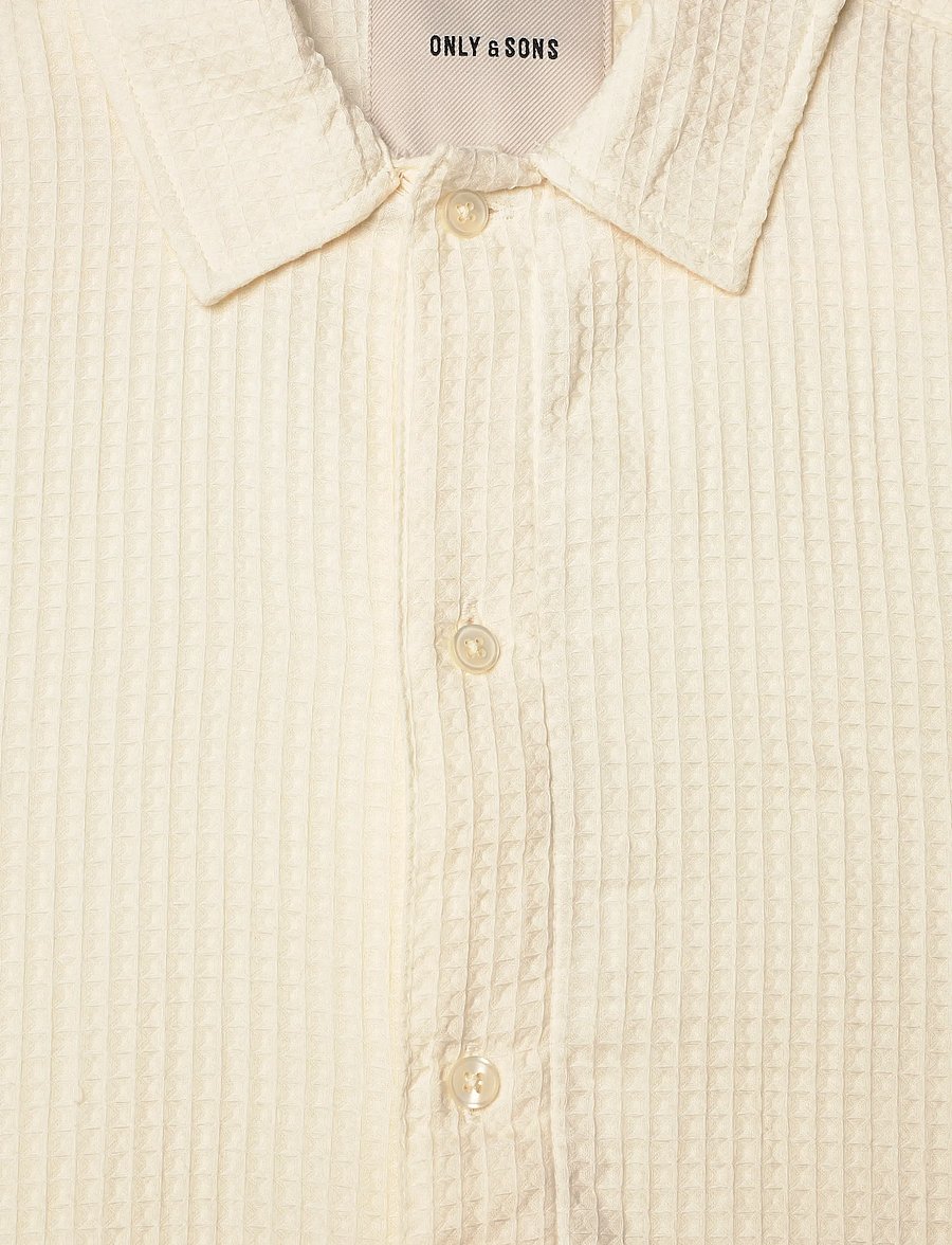 ONLY & SONS - ONSSAVIER WAFFLE SS SHIRT 0326 - mustriga särgid - antique white - 2