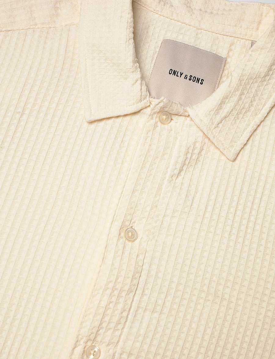 ONLY & SONS - ONSSAVIER WAFFLE SS SHIRT 0326 - mustriga särgid - antique white - 3