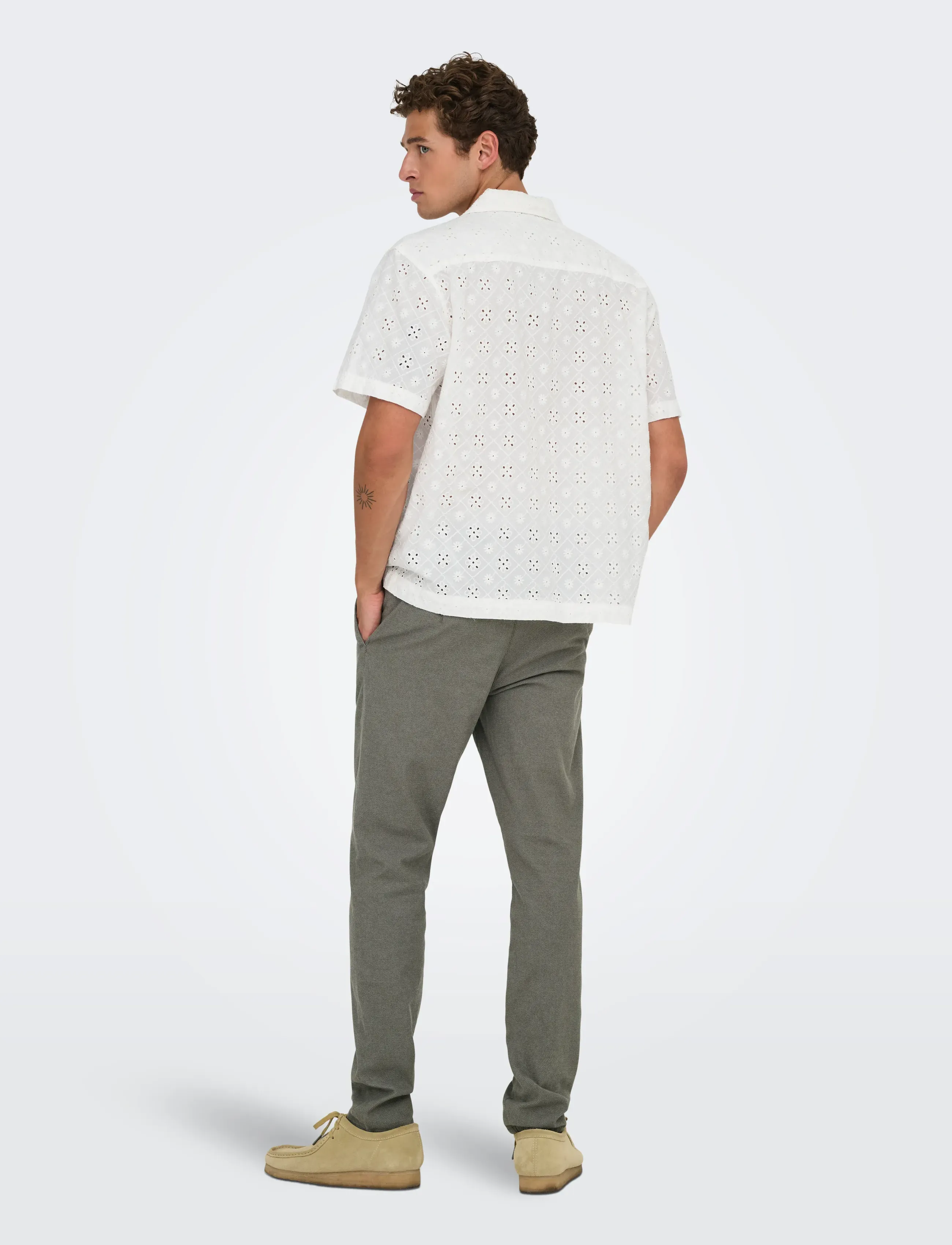 ONLY & SONS - ONSARON LOOSE FIT SS RESORT SHIRT 0305 - chemises à manches courtes - cloud dancer - 3