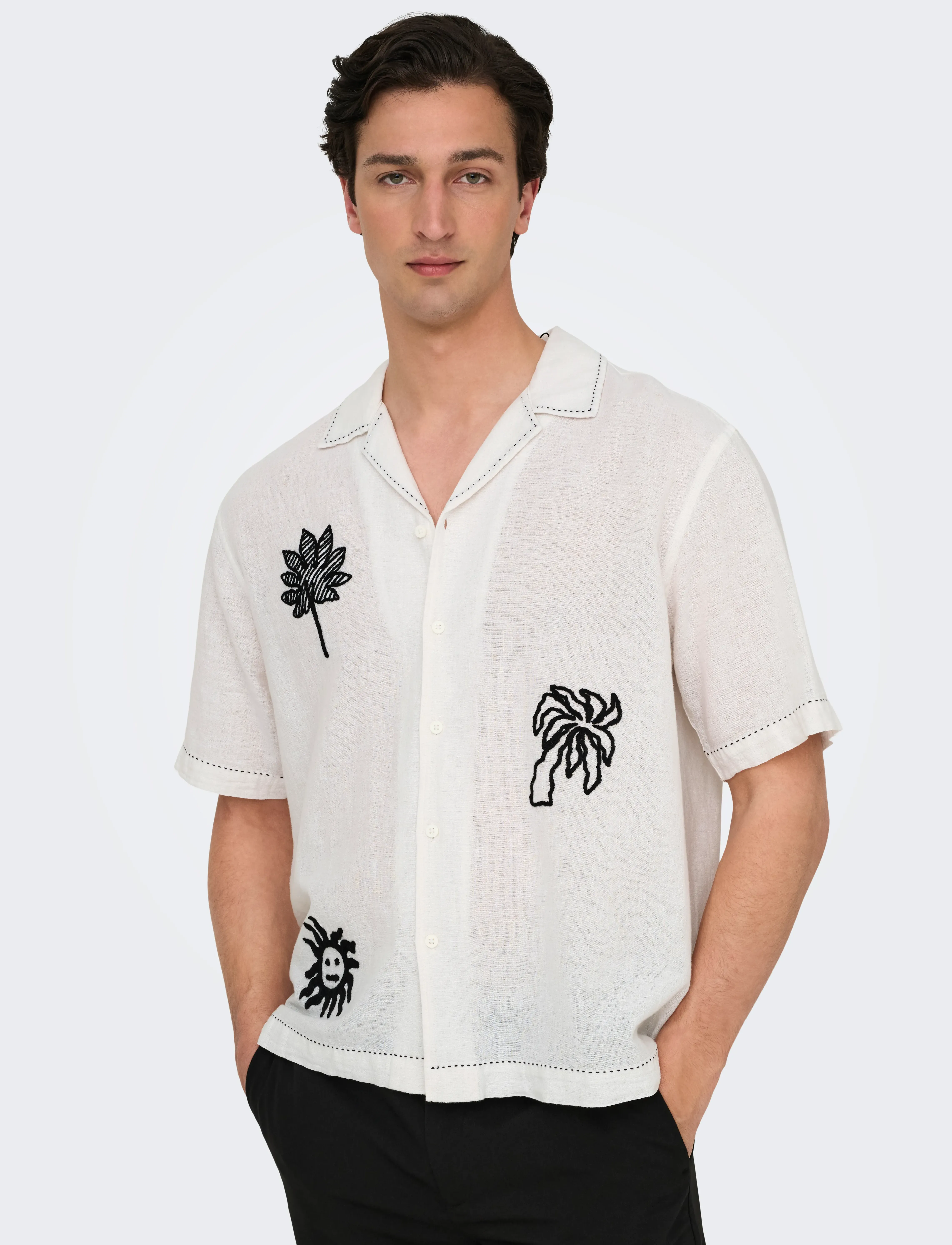 ONLY & SONS - ONSCAIDENLY EMBROIDERY SS RESORT LOOSE S - cloud dancer - 5