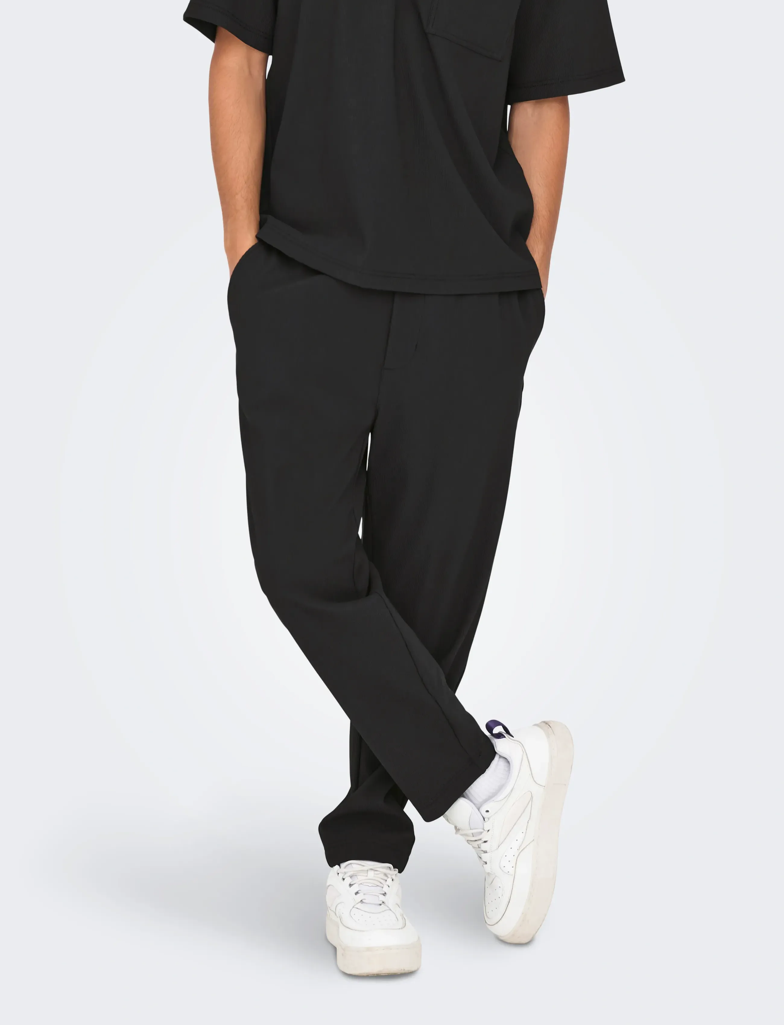 ONLY & SONS ONSPLI PLISSE CROPPED DILO PANT - Jeans - JET BLACK / black