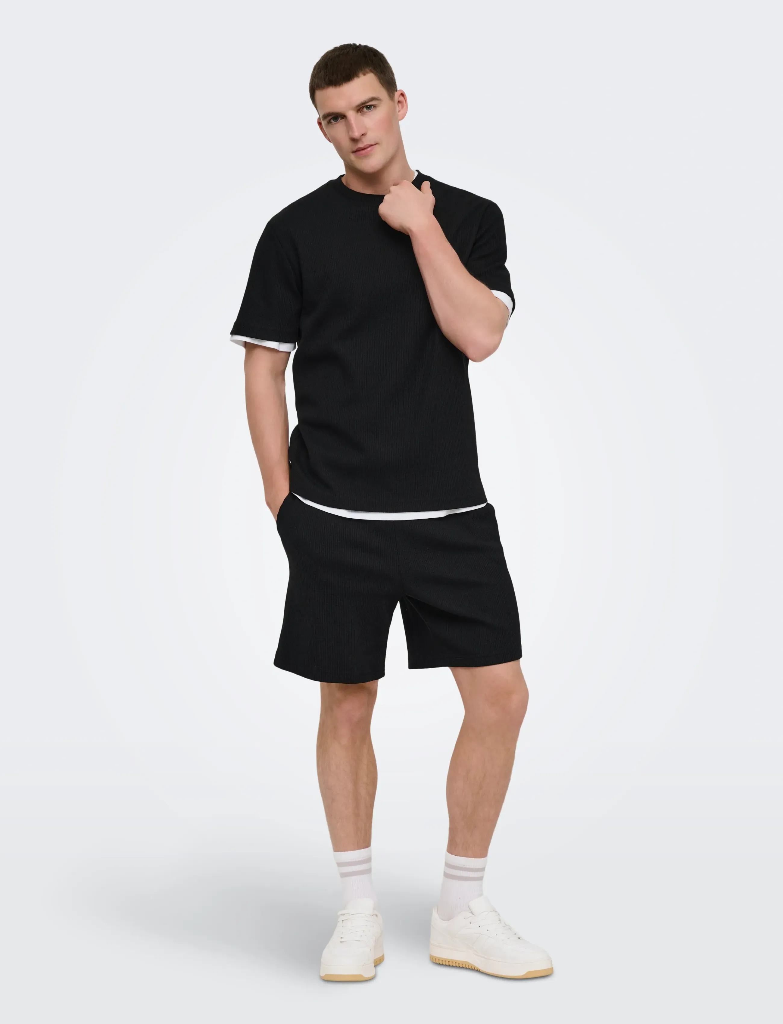 ONLY & SONS - ONSTOBIE REG SS WAFFLE TEE NOOS - kurzärmelig - black - 4