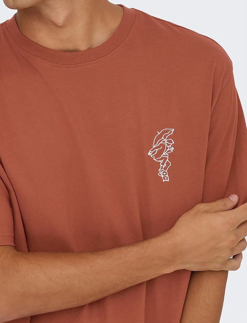 ONLY & SONS - ONSFRED LIFE OPT 4 RLX SS TEE VD - lühikeste varrukatega t-särgid - sequoia - 4