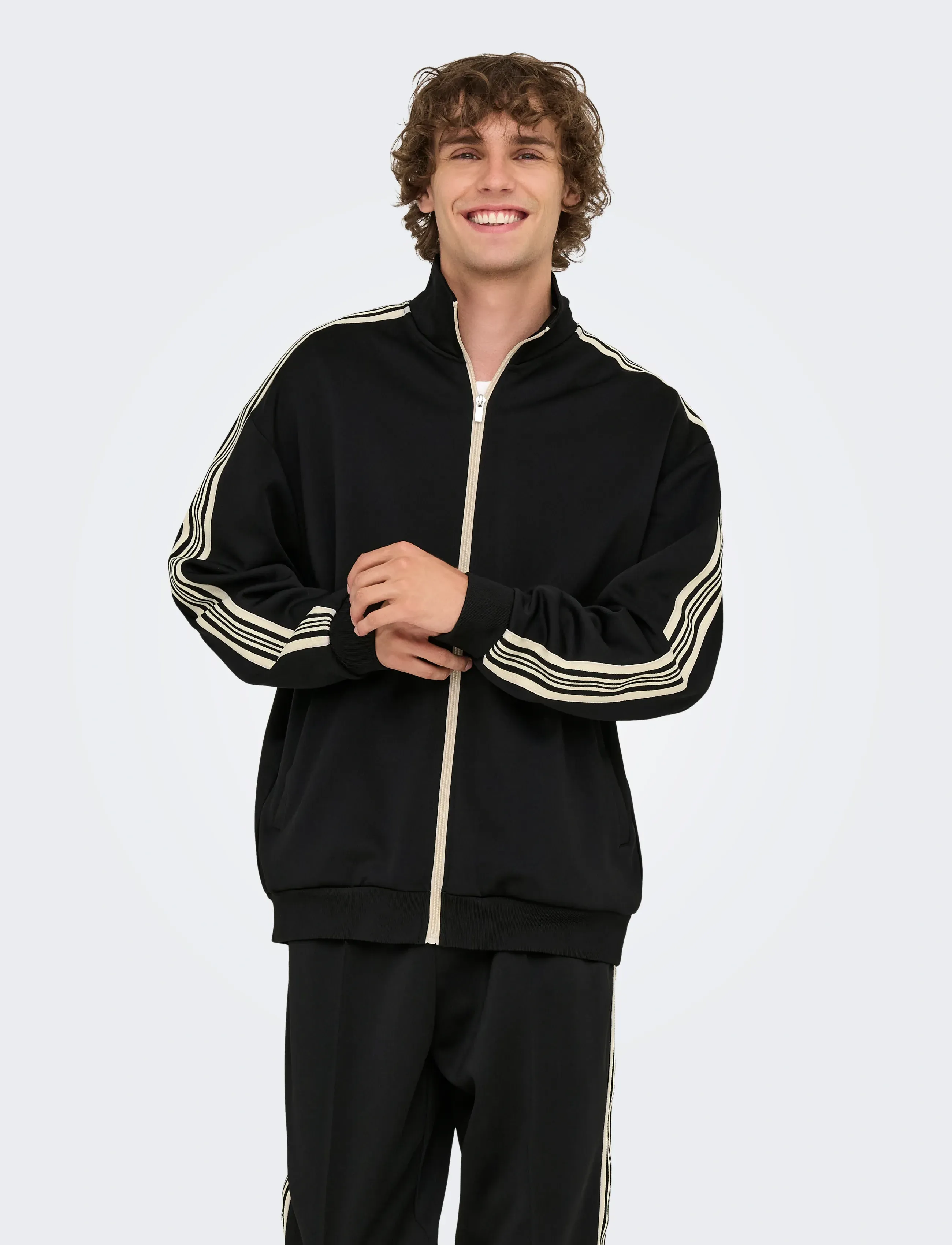 ONLY & SONS - ONSRIBER RLX LS ZIP STRIPE TRACK SWEAT - collegepaidat - black - 5