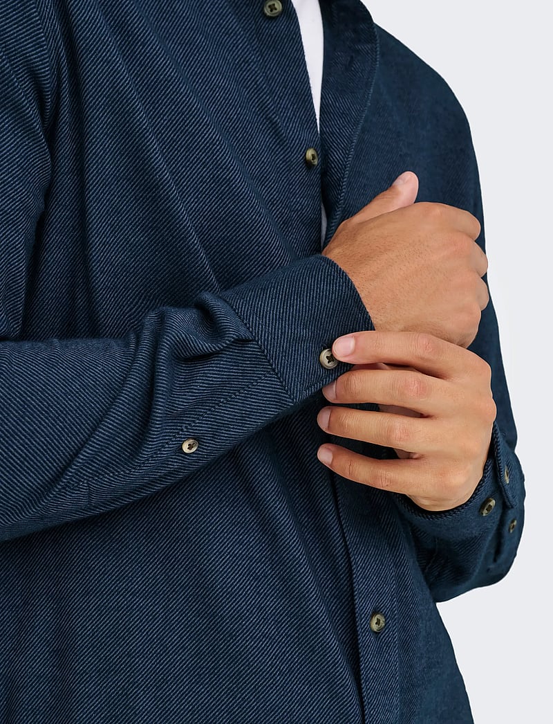 ONLY & SONS - ONSSONS REG FIT 2T TWILL 0347 SHIRT - casual shirts - navy blazer - 5