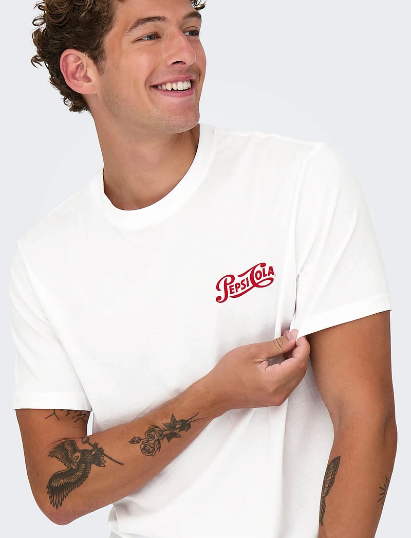 ONLY & SONS - ONSPEPSI LIFE REG SS LIC TEE - lühikeste varrukatega t-särgid - bright white - 4