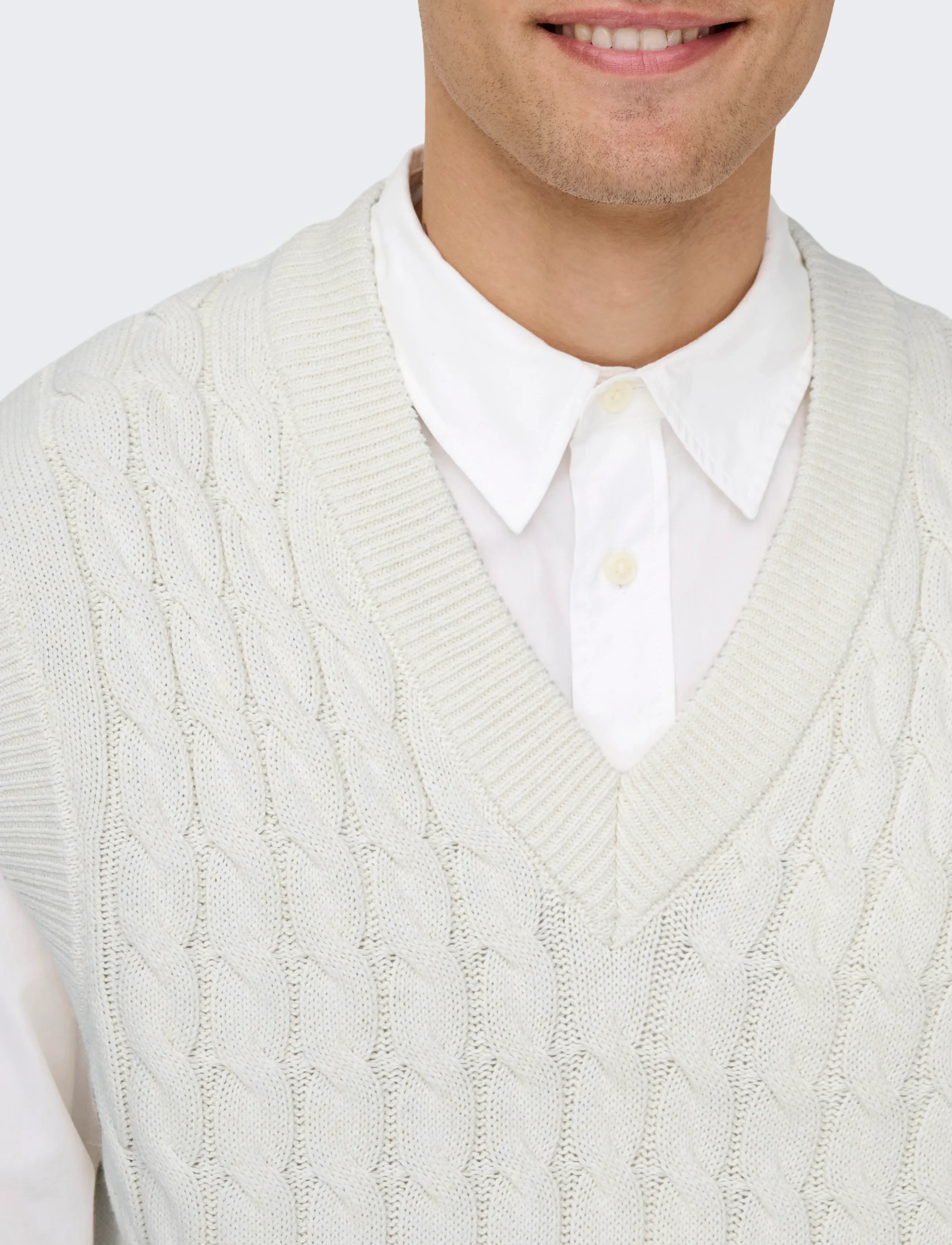 ONLY & SONS - ONSKICKER LIFE RLX 3 CABLE VEST KNIT - adītas vestes - antique white - 5
