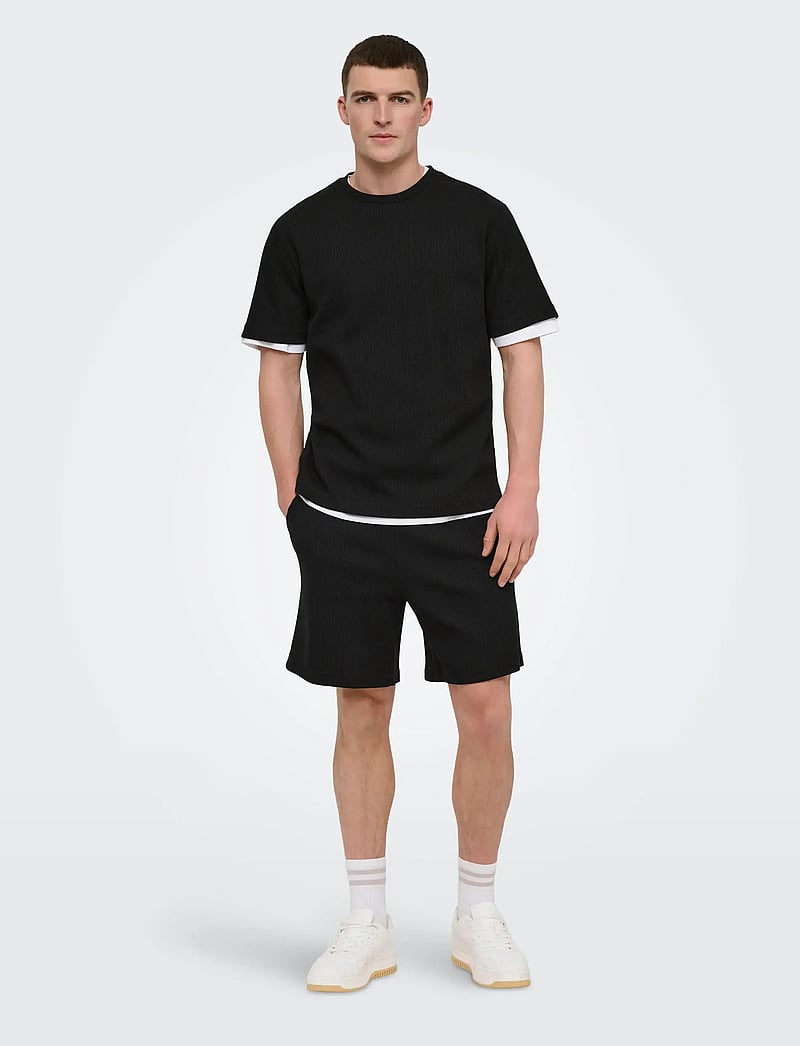 ONLY & SONS - ONSTOBIE RLX S WAFFLE SHORTS - hosen - black - 4
