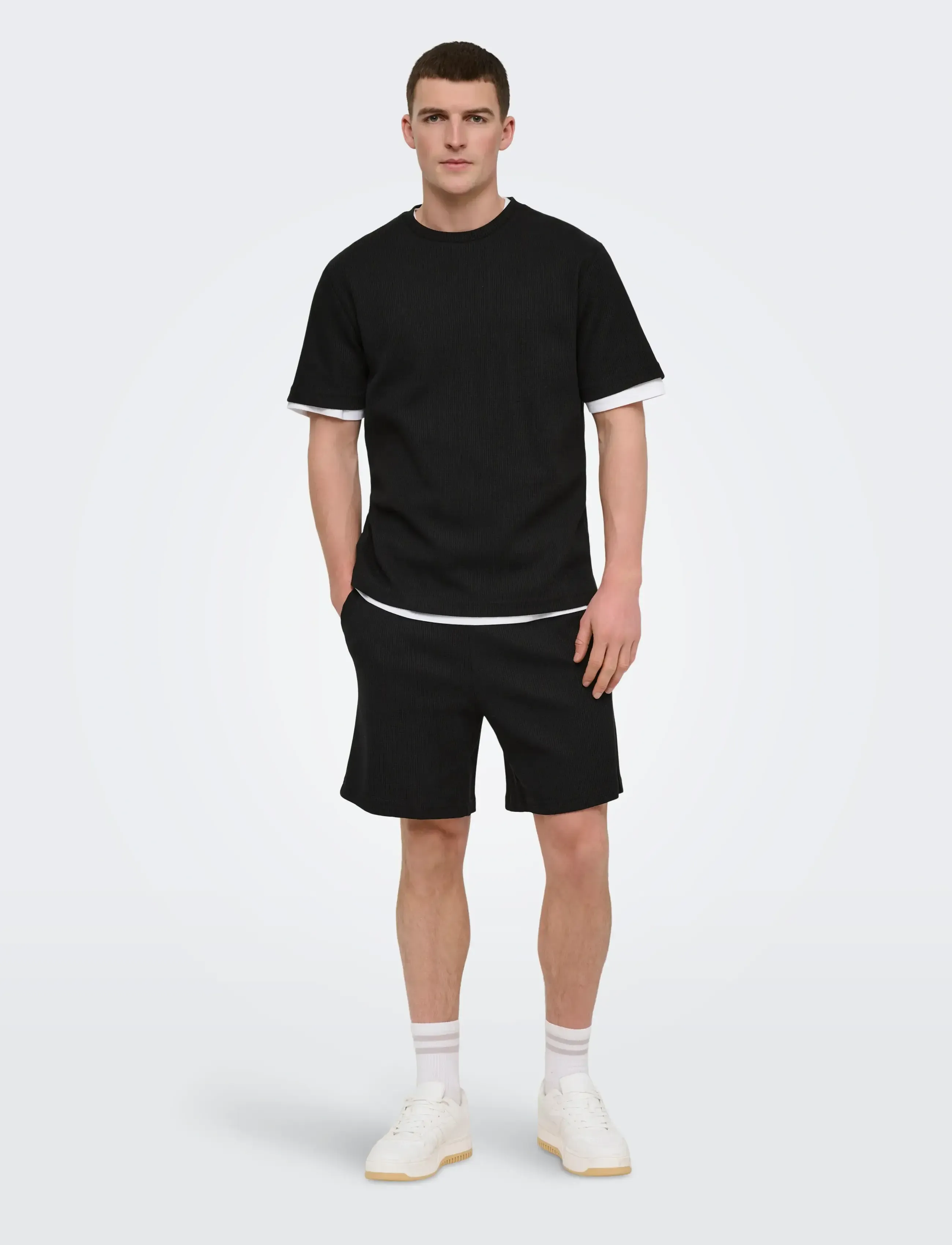 ONLY & SONS - ONSTOBIE RLX S WAFFLE SHORTS - püksid - black - 4