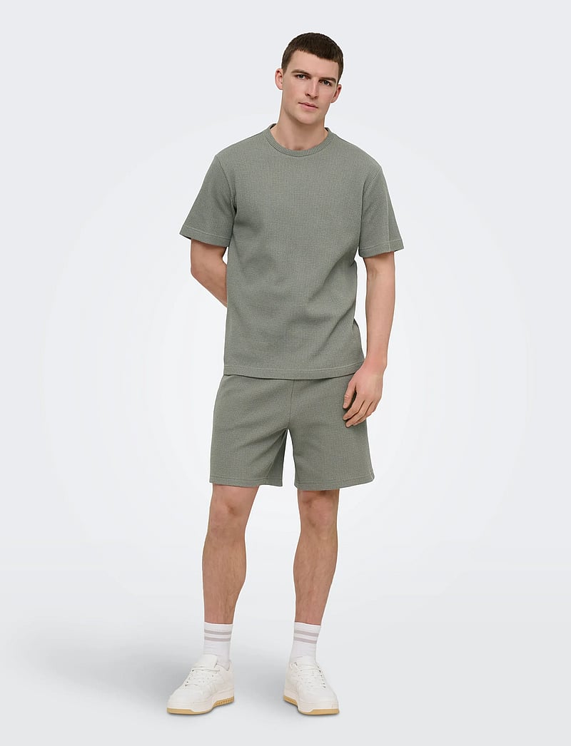 ONLY & SONS - ONSTOBIE RLX S WAFFLE SHORTS - hosen - castor gray - 5