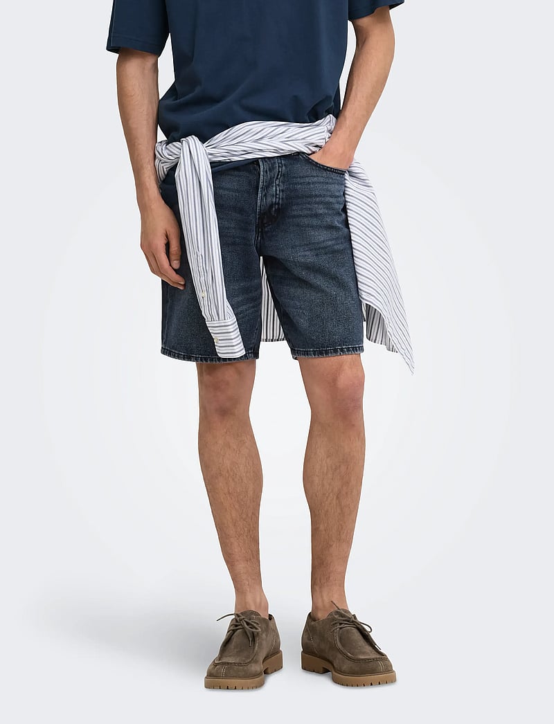ONLY & SONS - ONSEDGE BLUE BLACK 6607 TAI DNM SHORTS - lühikesed teksapüksid - blue black denim - 0
