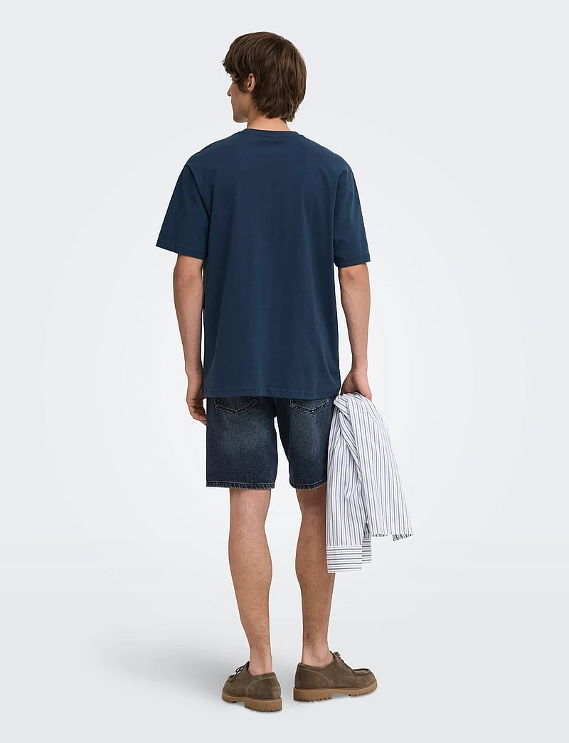 ONLY & SONS - ONSEDGE BLUE BLACK 6607 TAI DNM SHORTS - lühikesed teksapüksid - blue black denim - 3