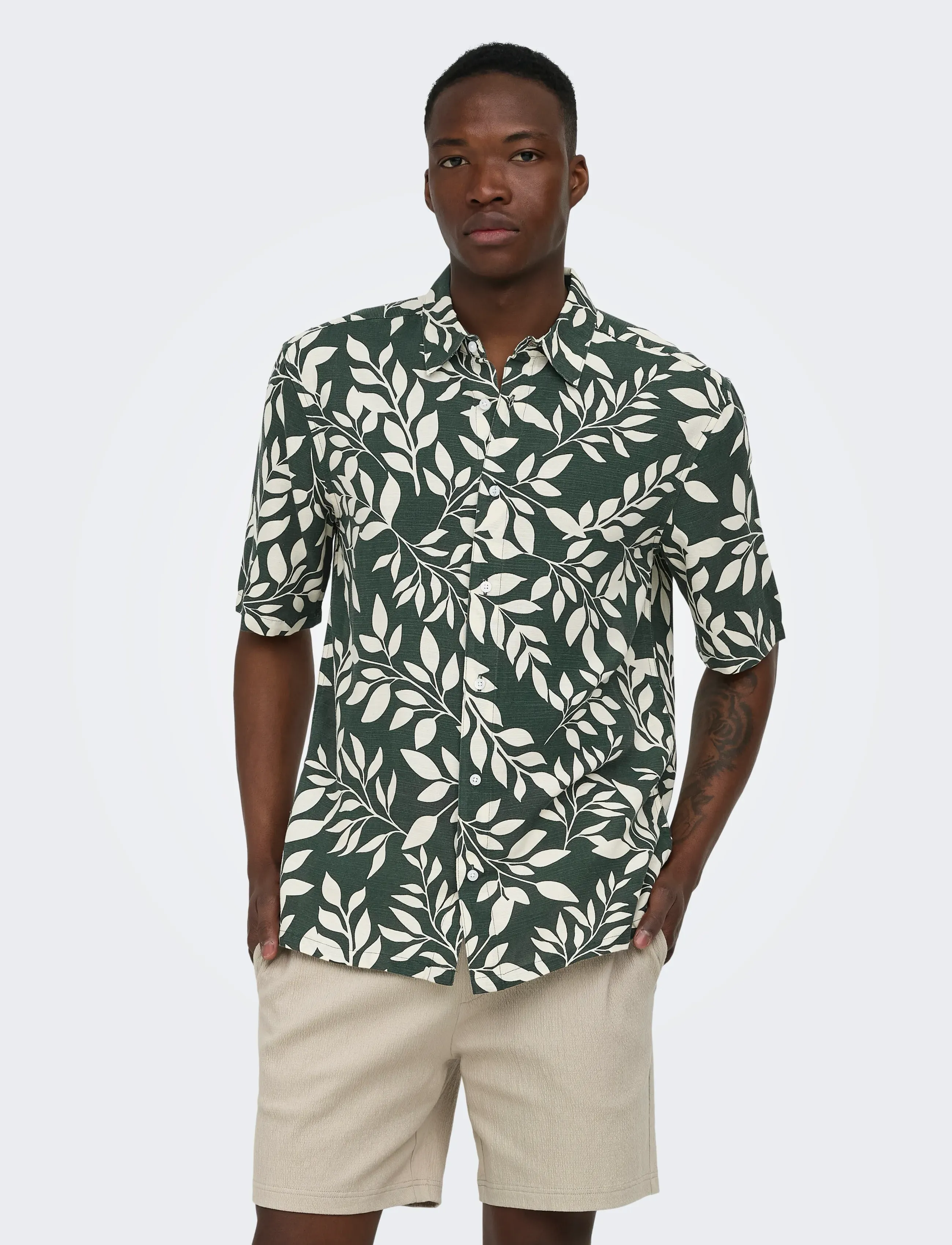 ONLY & SONS ONSHARVI LIFE SS AOP SHIRT NOOS - Hemden - DARKEST SPRUCE / green