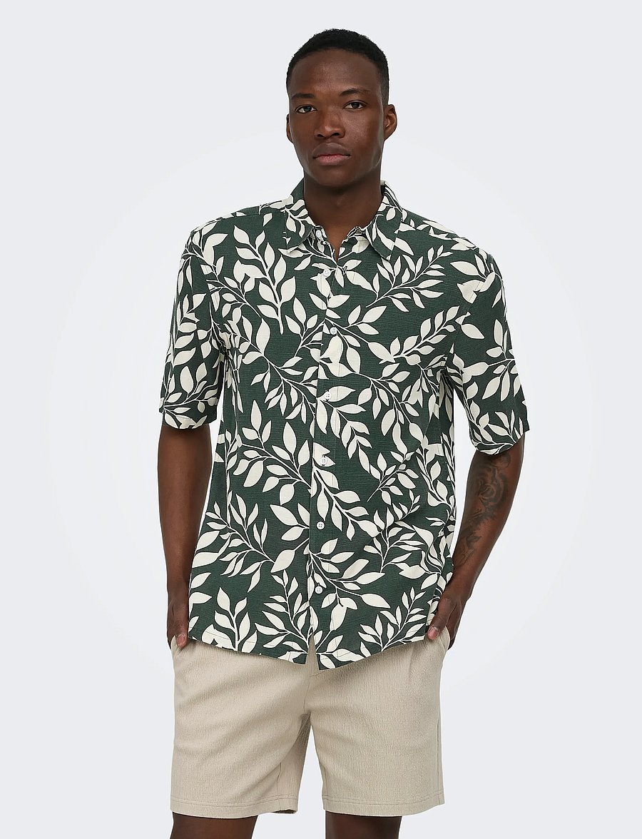 ONLY & SONS - ONSHARVI LIFE SS AOP SHIRT NOOS - hemden mit muster - darkest spruce - 0