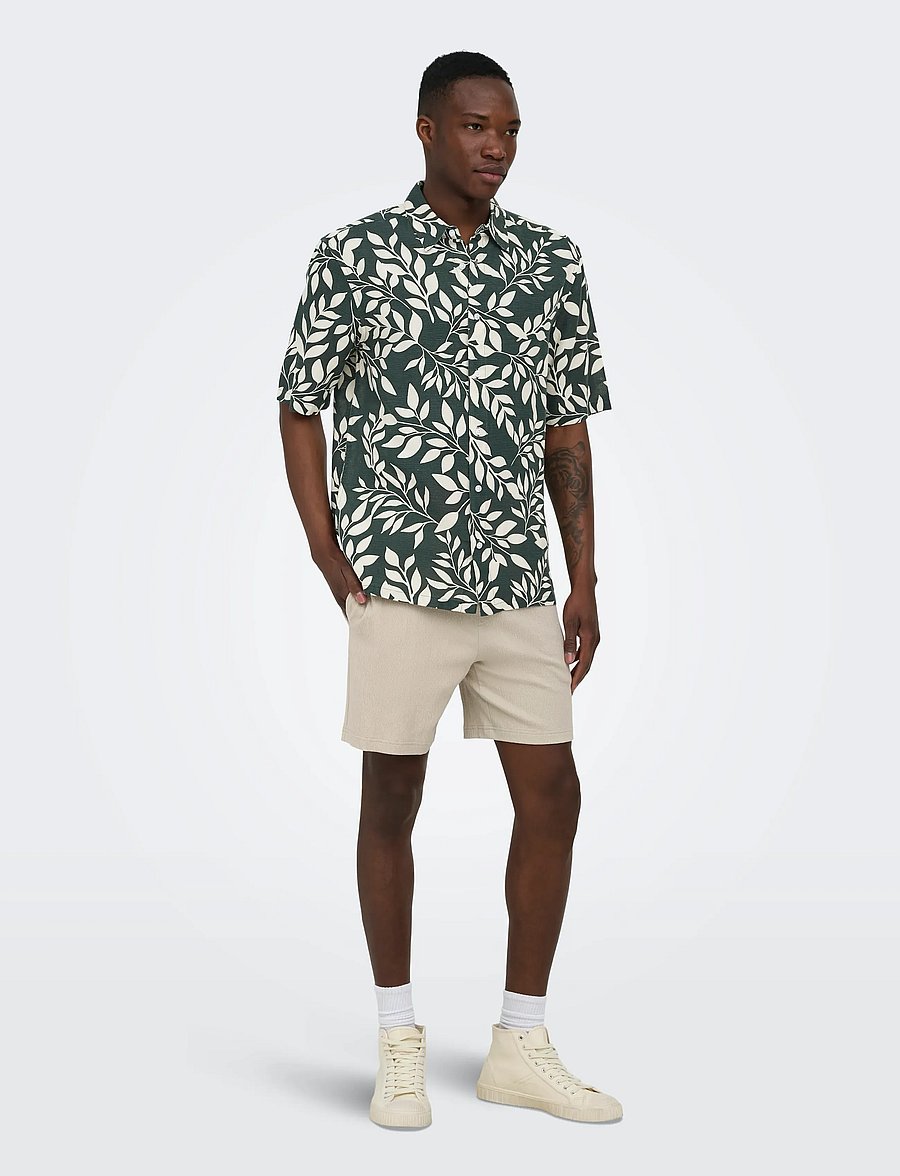 ONLY & SONS - ONSHARVI LIFE SS AOP SHIRT NOOS - hemden mit muster - darkest spruce - 4
