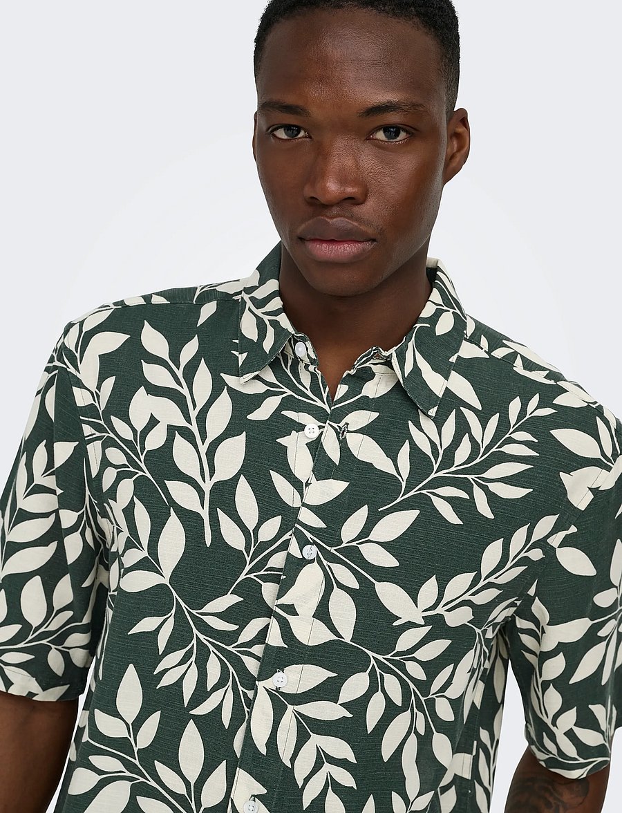 ONLY & SONS - ONSHARVI LIFE SS AOP SHIRT NOOS - hemden mit muster - darkest spruce - 5