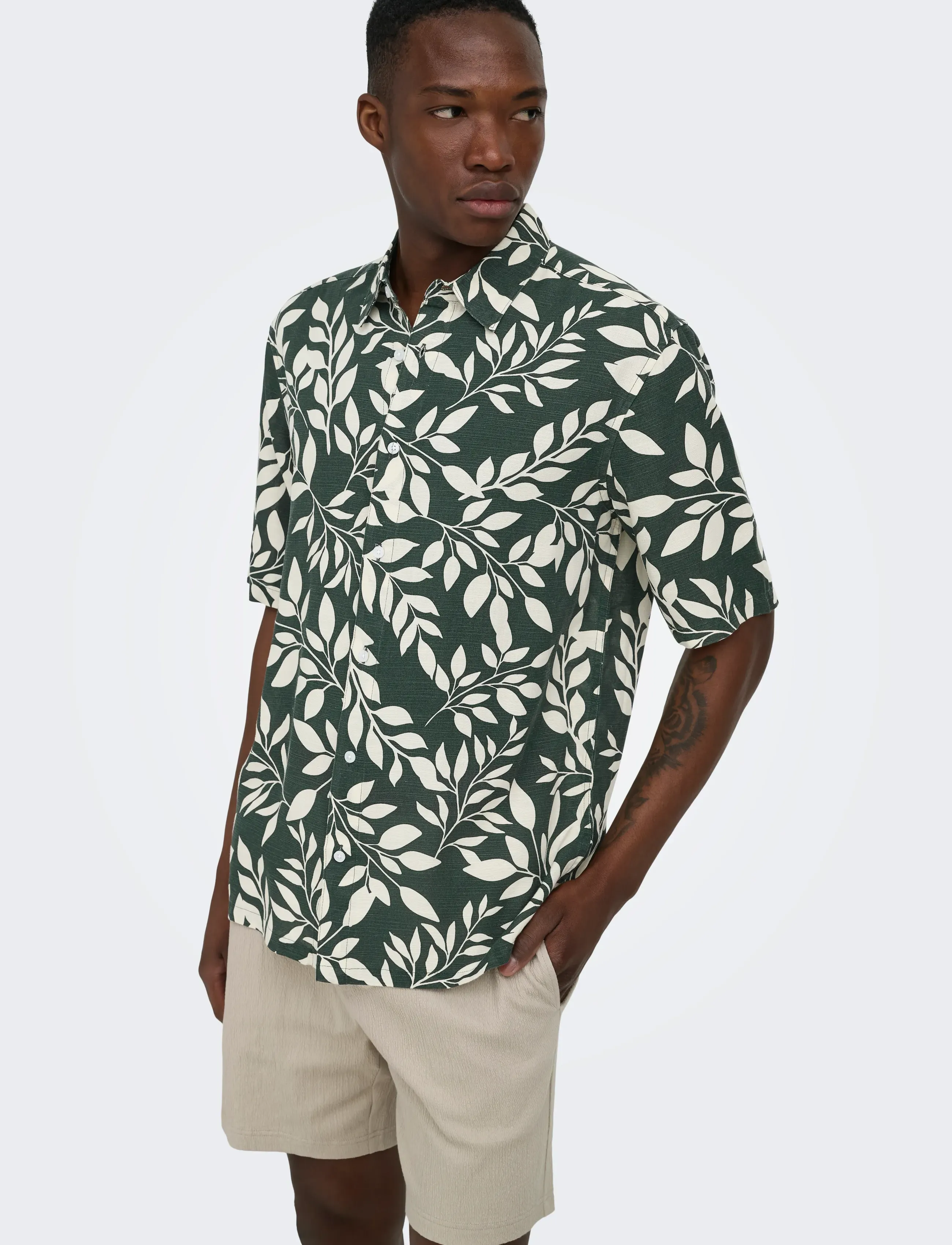 ONLY & SONS Onsharvi Life Ss Aop Shirt Noos kortärmade skjortor herr – bild 6